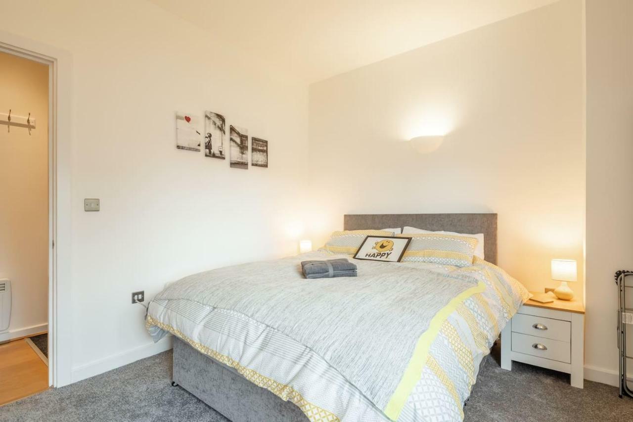 Central Bedford: Two Bedrooms, Breakfast Basket Εξωτερικό φωτογραφία