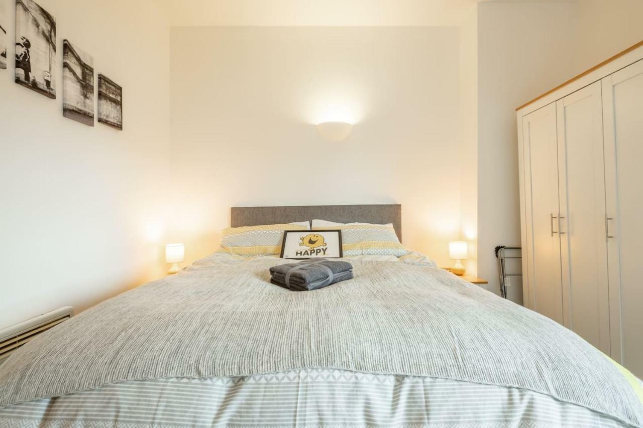 Central Bedford: Two Bedrooms, Breakfast Basket Εξωτερικό φωτογραφία