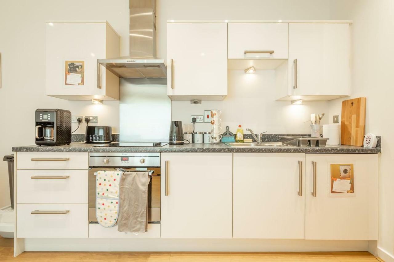Central Bedford: Two Bedrooms, Breakfast Basket Εξωτερικό φωτογραφία