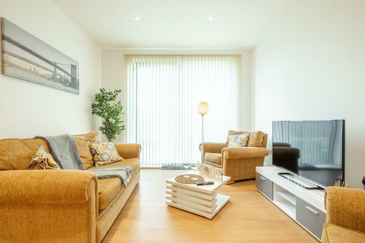 Central Bedford: Two Bedrooms, Breakfast Basket Εξωτερικό φωτογραφία